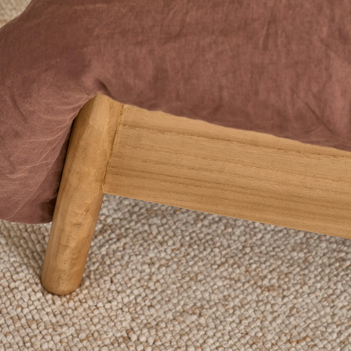 Letto in legno mindi massello e midollino da 160 cm con rete - Image 4