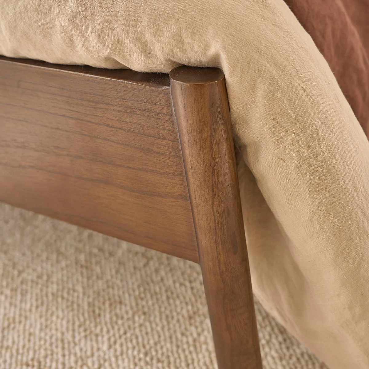 Letto in legno di mindi e midollino con finitura in noce da 160 cm con rete - Image 4