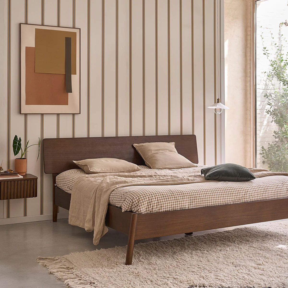 Letto in legno mindi con finitura in noce da 180 cm con rete - Image 3