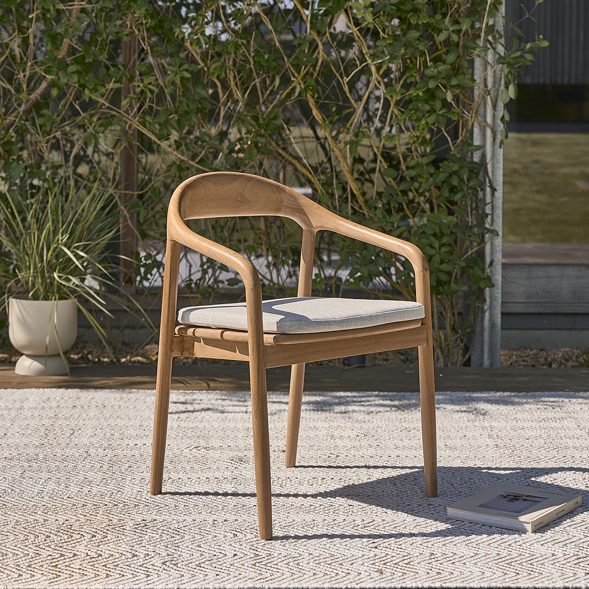 Poltrona da giardino in teak massello con cuscino grigio-beige