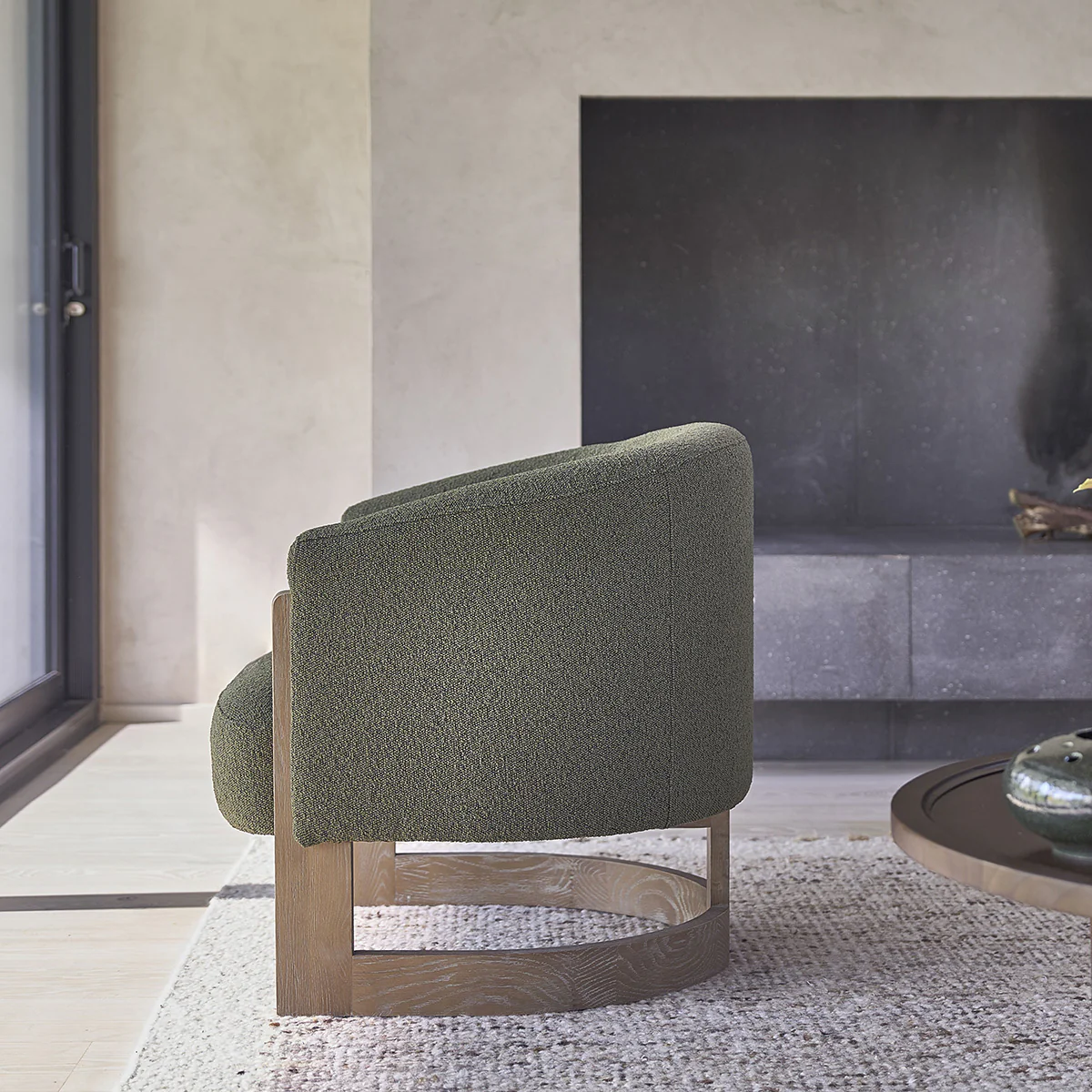 Poltrona in rovere massello e tessuto bouclé kaki - Image 4
