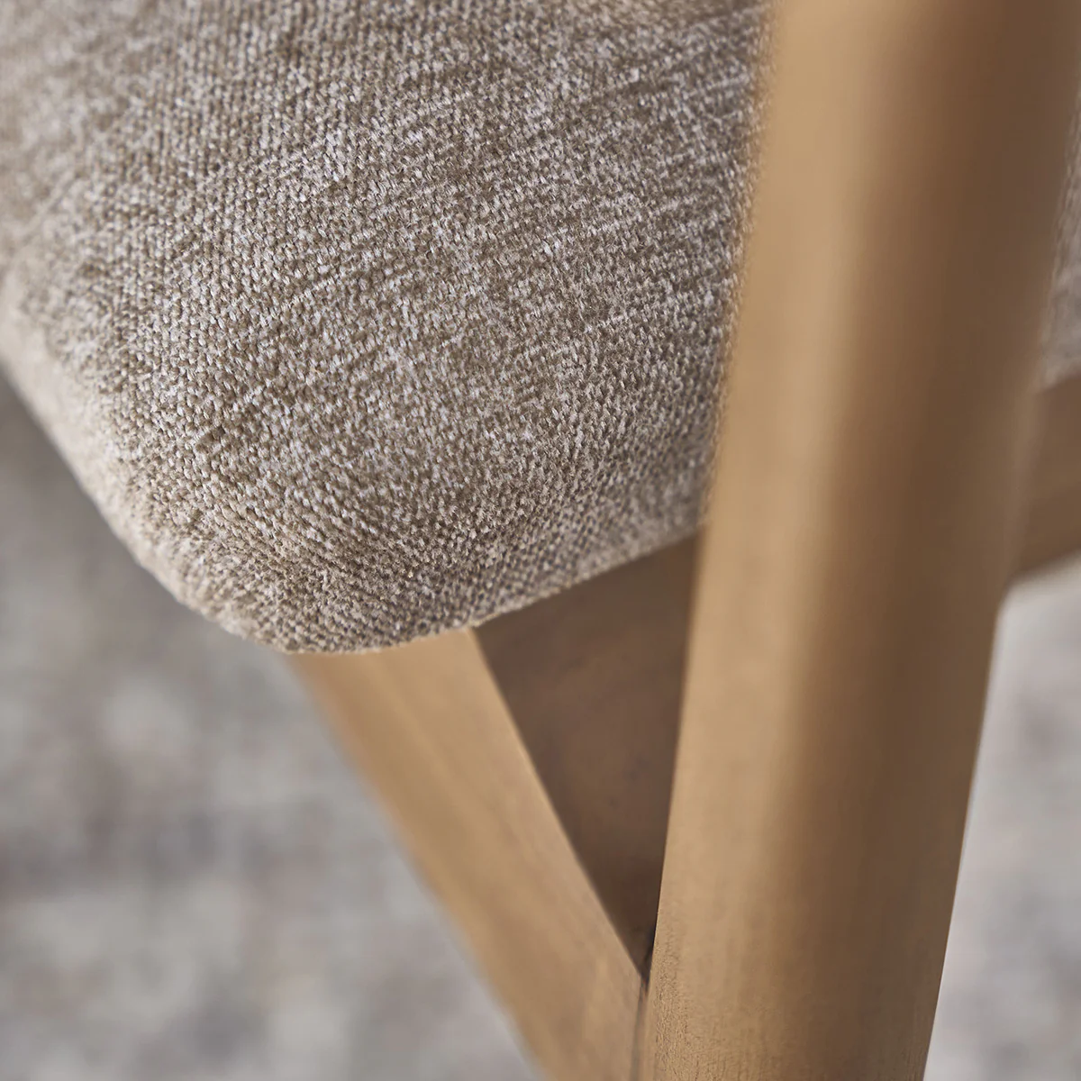 Poltrona in teak massello, cannage e tessuto grigio-beige - Image 6