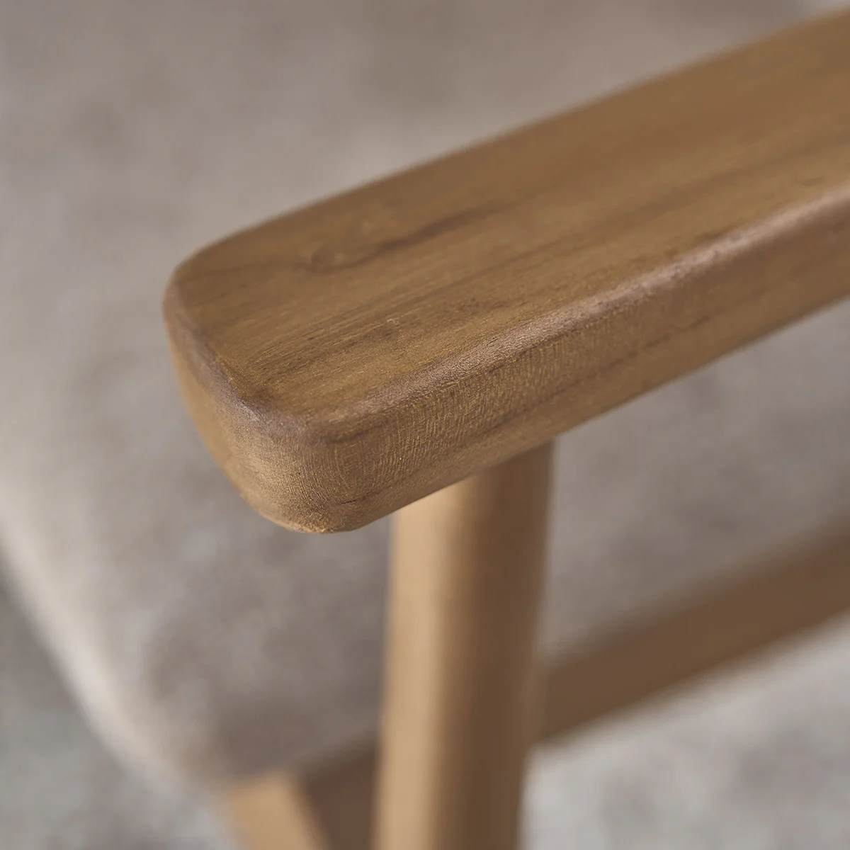 Poltrona in teak massello, cannage e tessuto grigio-beige - Image 7