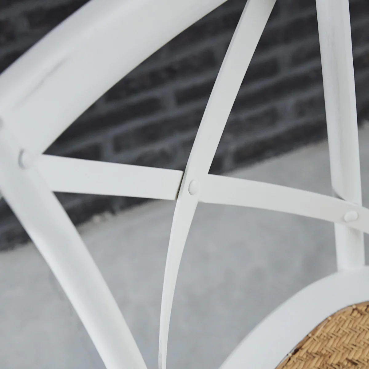 Sedia bistrot in mogano massello e rattan bianco - Image 3