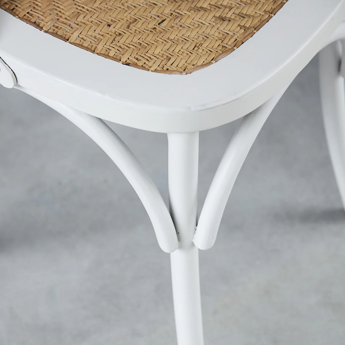 Sedia bistrot in mogano massello e rattan bianco - Image 5
