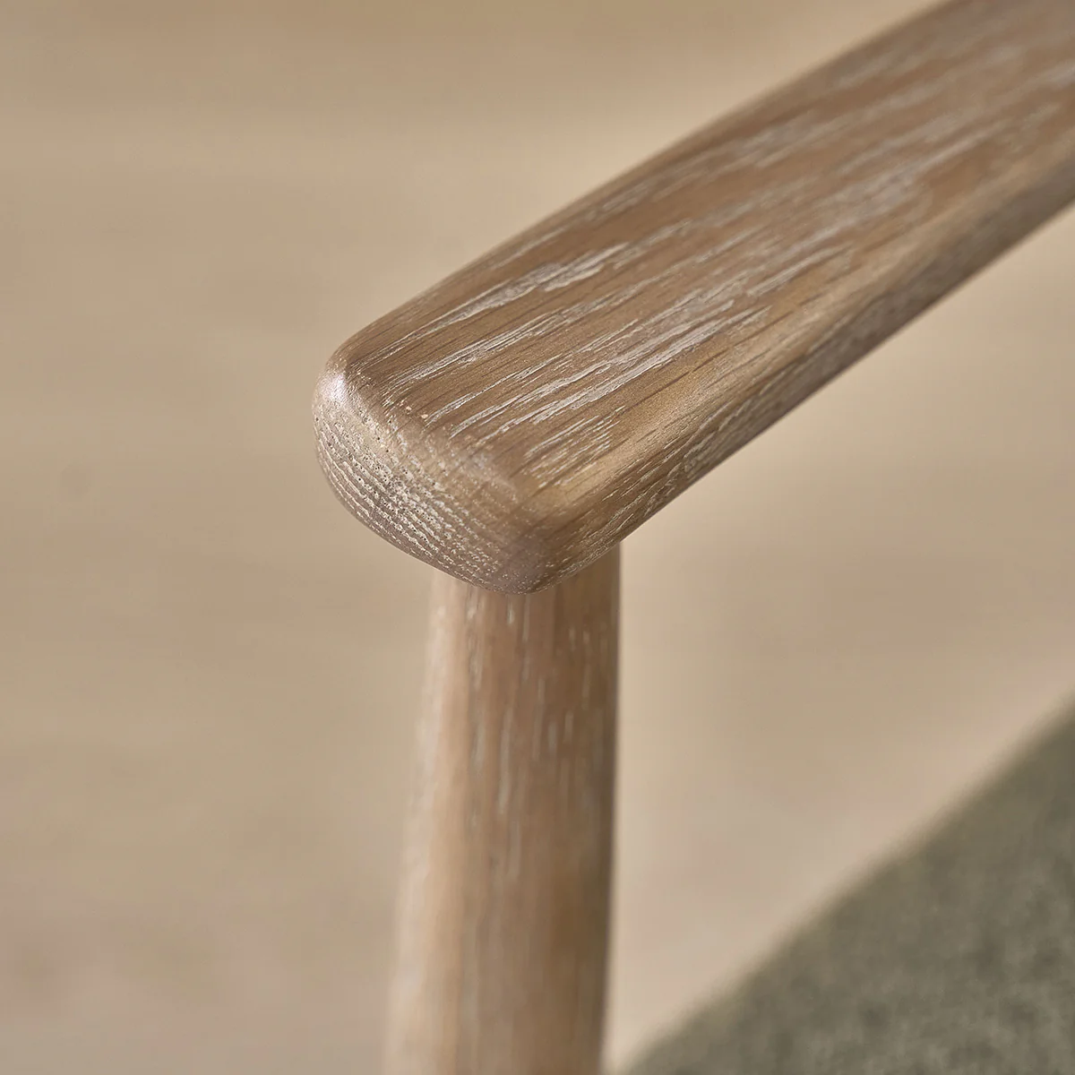 Sedia in rovere e tessuto bouclé kaki - Image 5