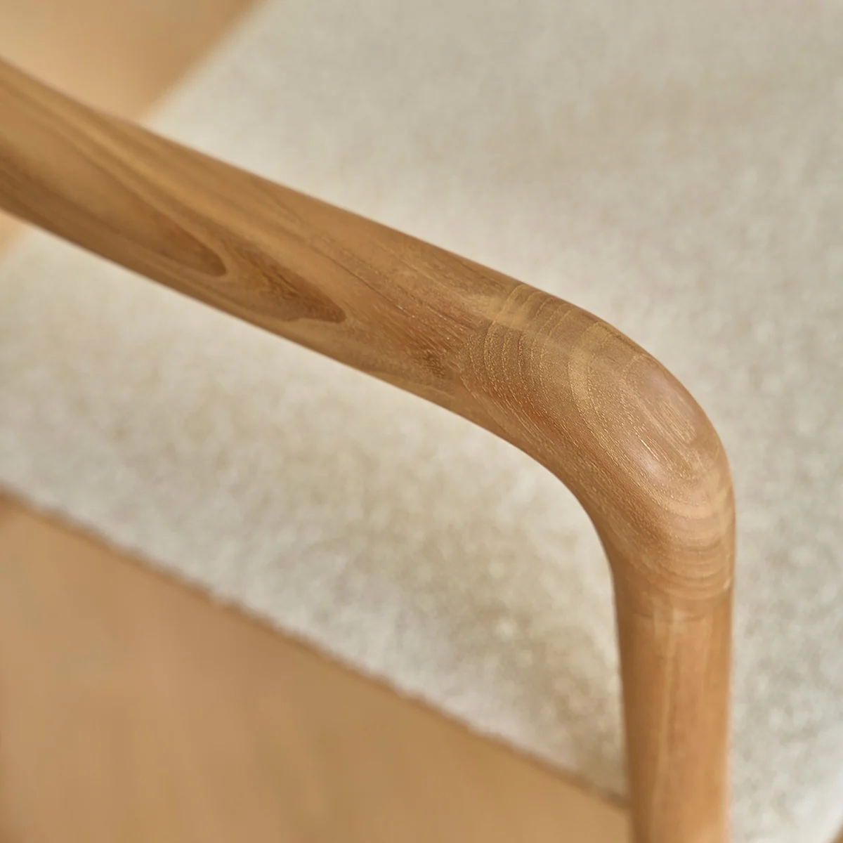Set di 2 sedie in teak massello con seduta bouclé - Image 5