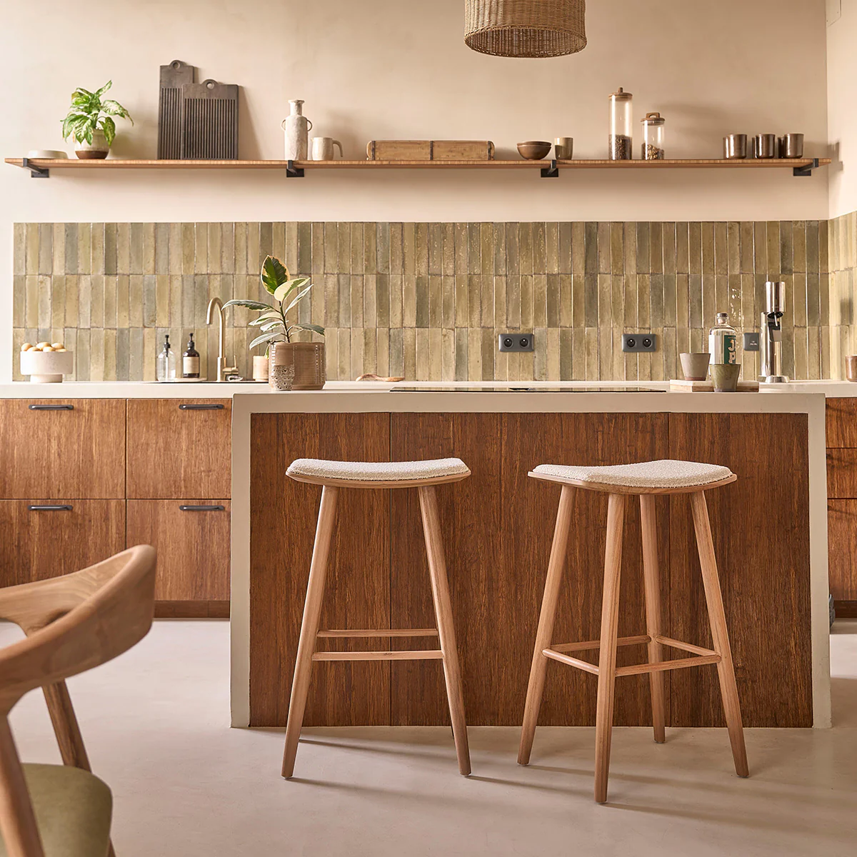 Sgabello da bar in teak massello con seduta bouclé 75 cm - Image 9