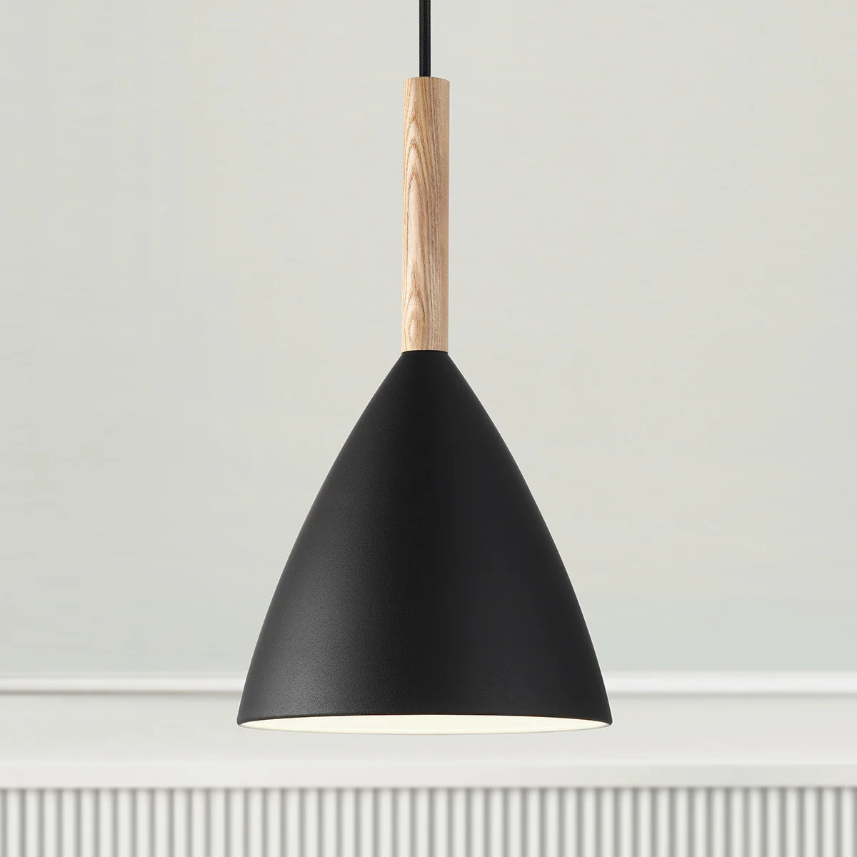 Suspension métal et bois Ø 20 cm noir