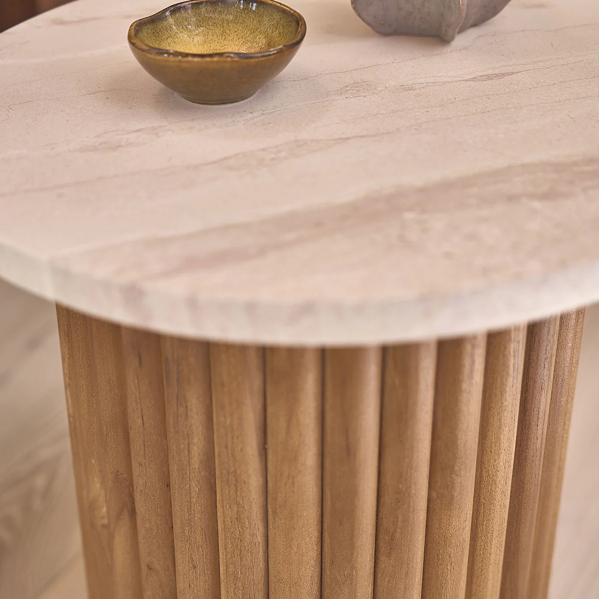 Tavolino rotondo in teak massello e marmo - Image 3